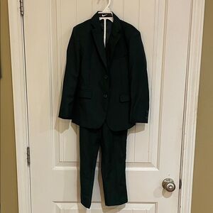 Mage Male Classic green boys 3 piece Suit size 5 NWT